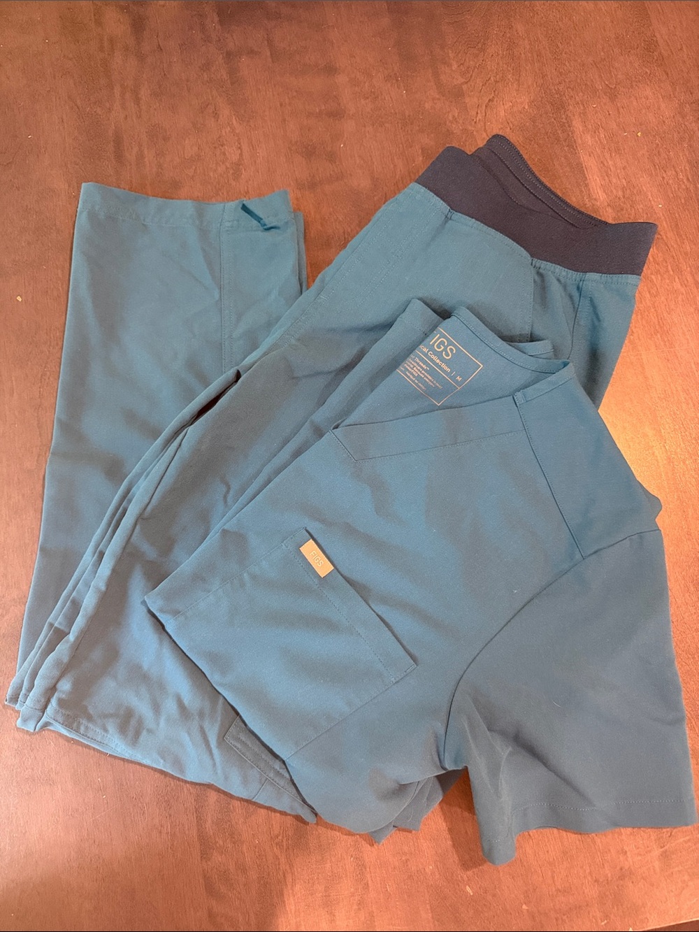 Men’s FIGS Teal Scrub Set